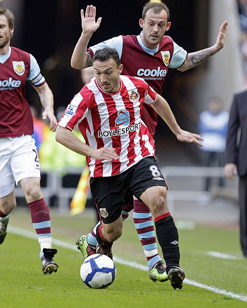 疑引发了球 疑引发了球