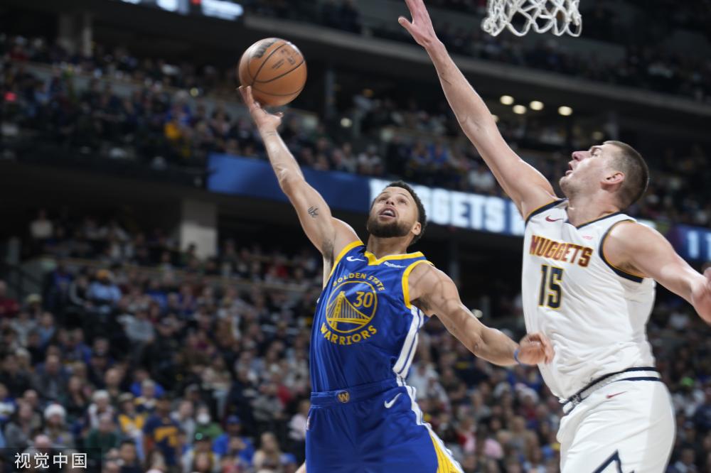 中的表现以 中的表现以